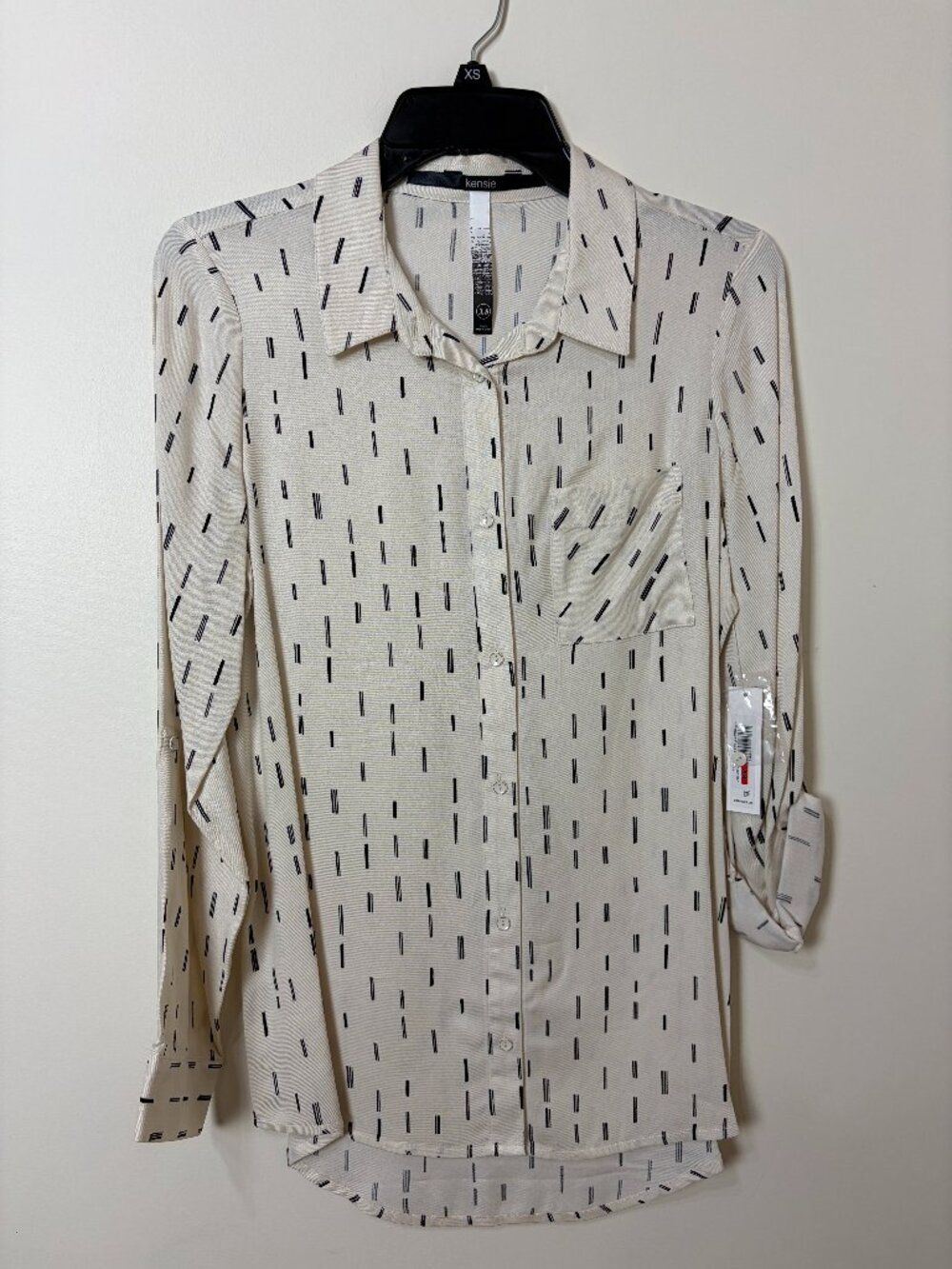 Kensie Size XS Ivory and Black Long Sleeve Blouse